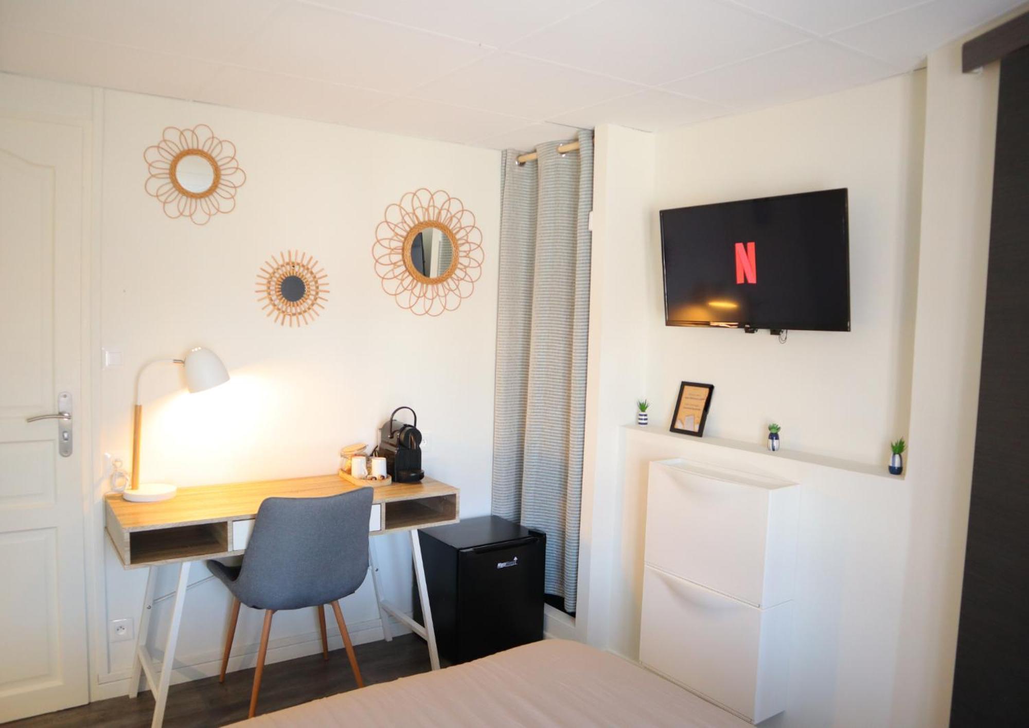 Privative Au Centre De - Proche Commodites Et Gare *
